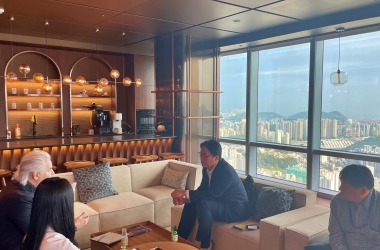 글로벌 협력 강화를 위한 핵심 원자재 전략자문사 인사와의 면담